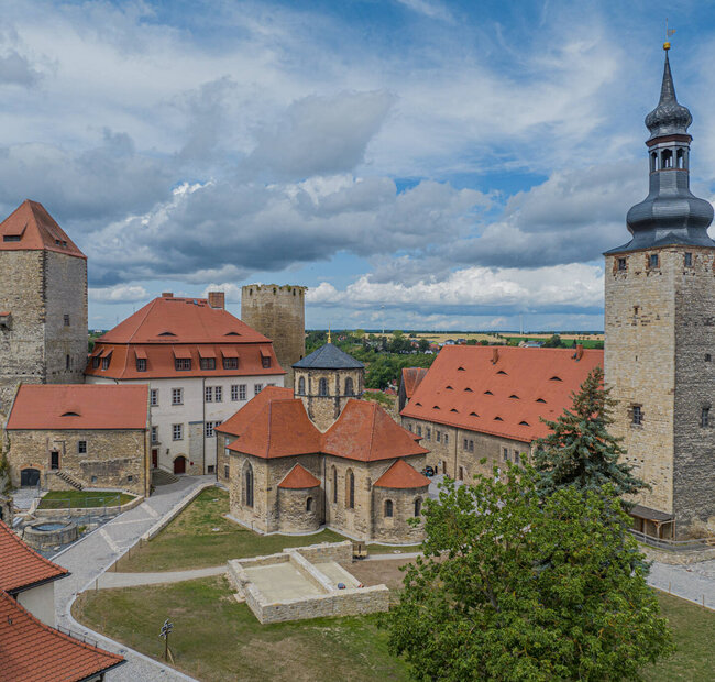 Burg Querfurt mit Befestigungsanlage und den drei Türmen