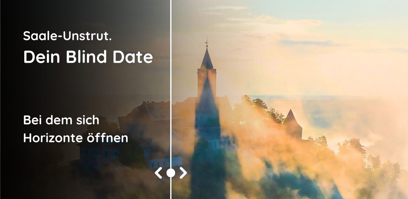 Leuchtenburg im Morgennebel, durch die Sonne wird ein Schatten des Turmes auf den Nebel geworfen. Die linke Seite des Bildes ist stark verdunkelt und mit dem Schriftzug "Saale-Unstrut. Dein blind Date versehen