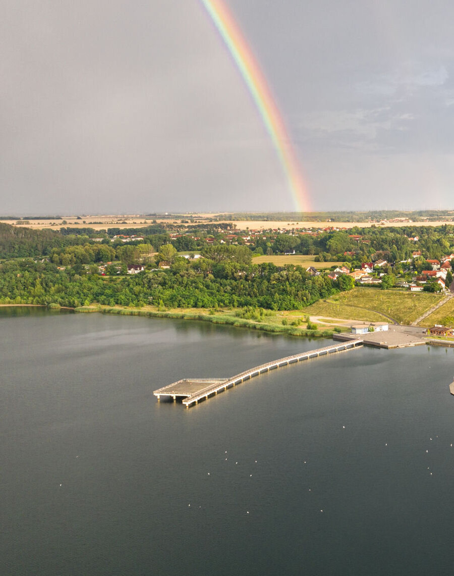 Marina Mücheln mit Regenbogen