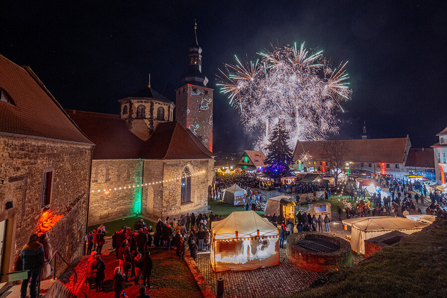 Weihnachtszauber auf der Burg Querfurt mit Feuerwerk zum Abschluss