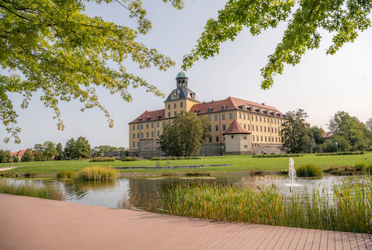 Schlosspark Zeitz mit Schloss Moritzburg