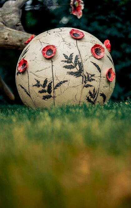 Blumenkugel von Linas Töpferhof in Weißenfels