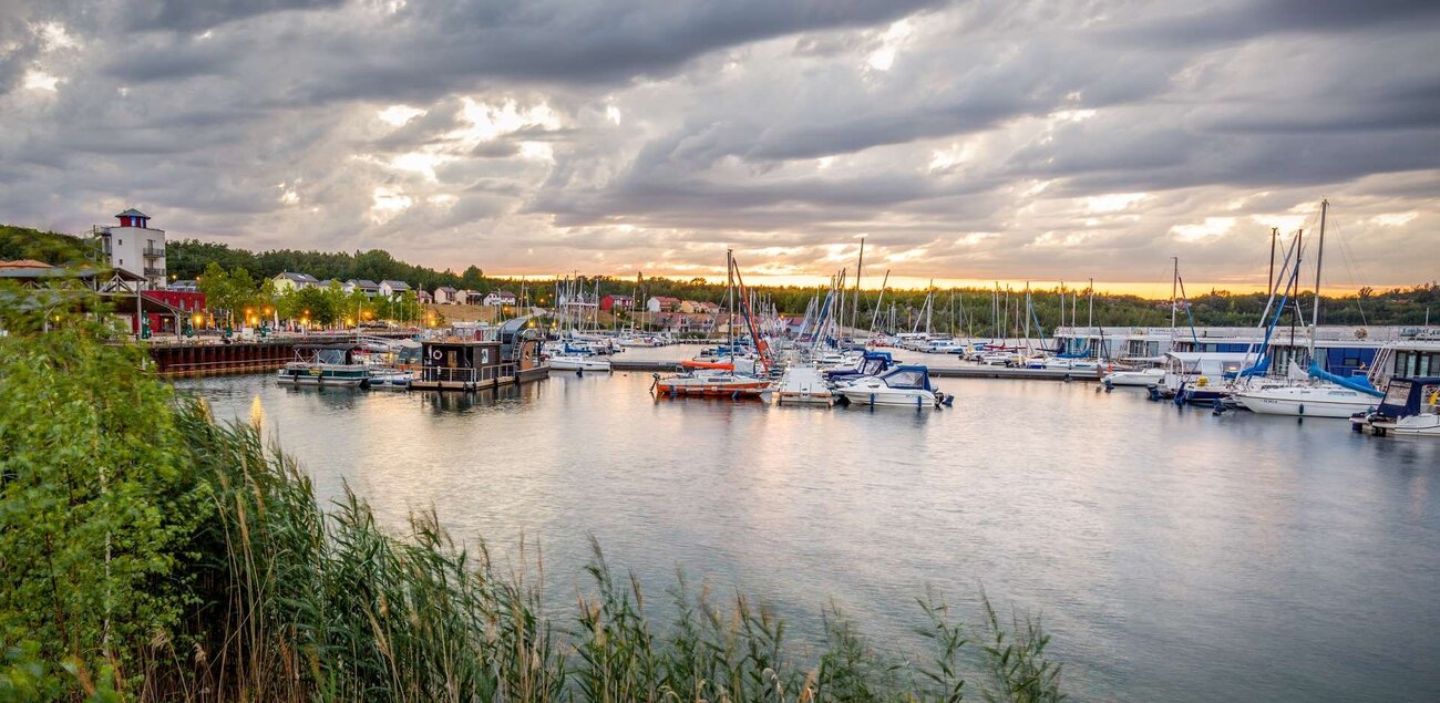 Marina Mücheln bei Abendstimmung