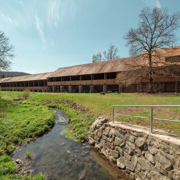 Außenansicht des Gradierwerks Louise in Bad Sulza