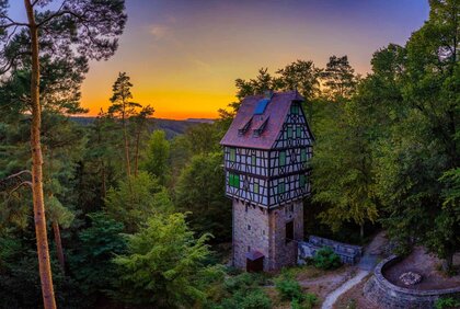 Herzogstuhl, Teil der Jagdanlage Rieseneck