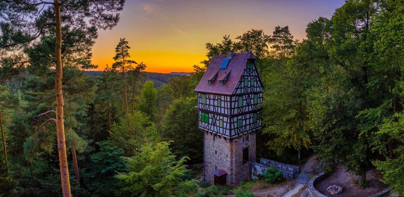 Herzogstuhl, Teil der Jagdanlage Rieseneck