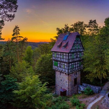 Herzogstuhl, Teil der Jagdanlage Rieseneck