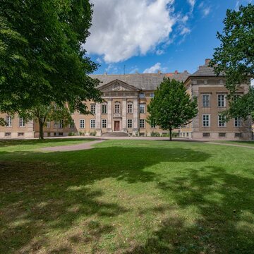 Schloss und Schlosspark Ostrau