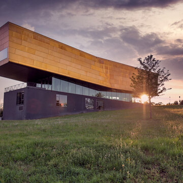 Besucherzentrum Arche Nebra im Abendlicht