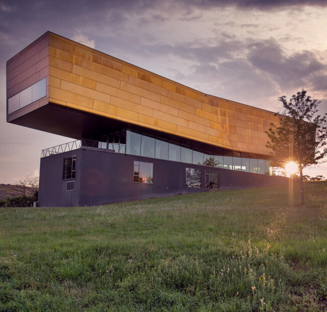 Besucherzentrum Arche Nebra im Abendlicht