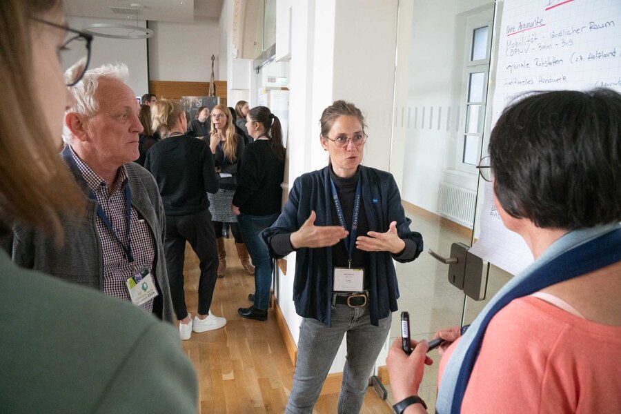 Workshop-Arbeitsgruppen zum Thema »Nachhaltigkeit« im Rahmen des 2. »Tourismustag Saale-Unstrut« im Ratssaal des Rathauses Bad Dürrenberg