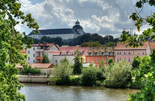 Blick auf Weißenfels über die Saale