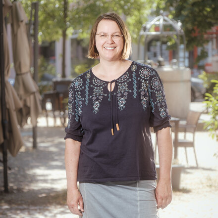 Ganzkörperporträt von Dr. Norma Henkel