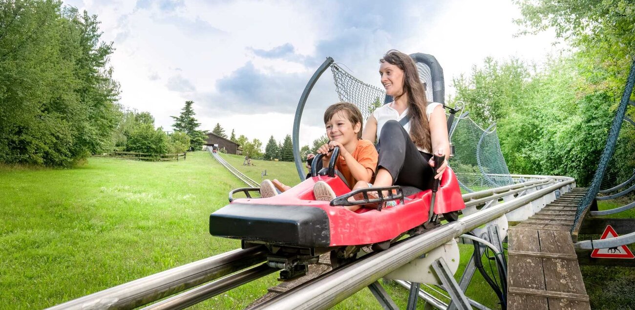 Fahrt auf der Allwetterrodelbahn Weißenfels