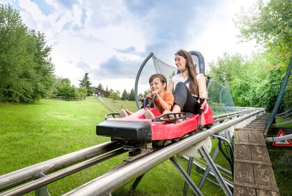 Fahrt auf der Allwetterrodelbahn Weißenfels