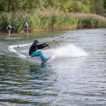 Wakeboard fahren in Hohenweiden