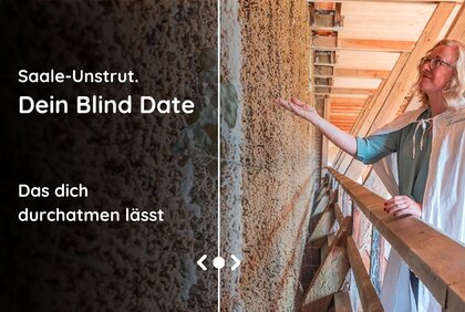 Frau in weißem Umhang hält die Hand unter die Wassertropfen, die am Gradierwerk von den Zweigen tropfen Die linke Seite des Bildes ist stark verdunkelt und mit dem Schriftzug "Saale-Unstrut. Dein blind Date versehen