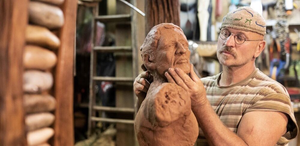 Roland Lindner bei der Arbeit in seiner Werkstatt