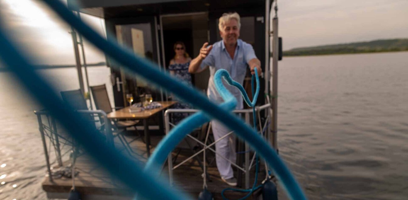 Ausflug mit einem Hausboot auf den Geiseltalsee bei Abendstimmung