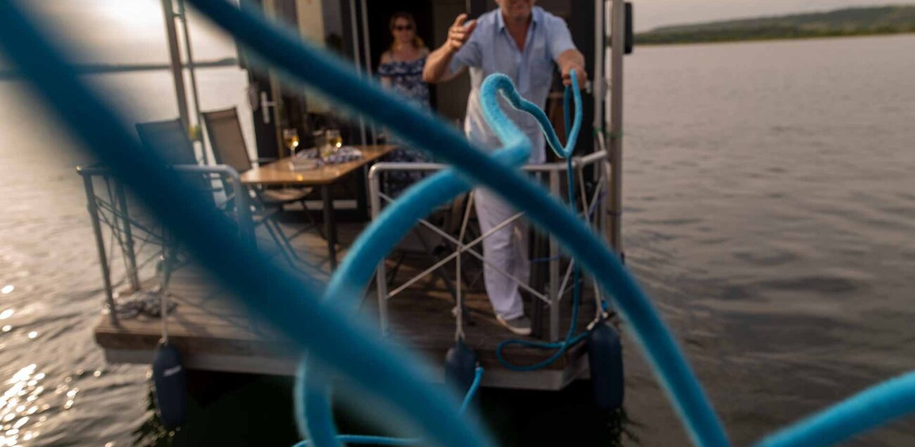Ausflug mit einem Hausboot auf den Geiseltalsee bei Abendstimmung