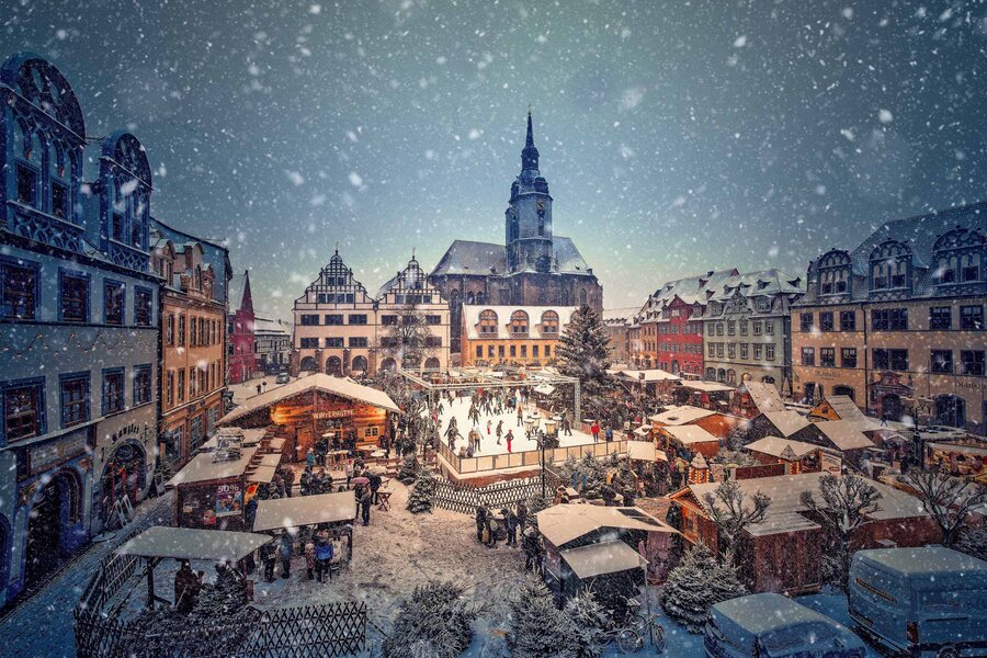 Weihnachtsmarkt Naumburg mit Schneefall