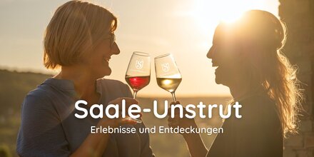 Weingenuss bei Sonnenuntergang