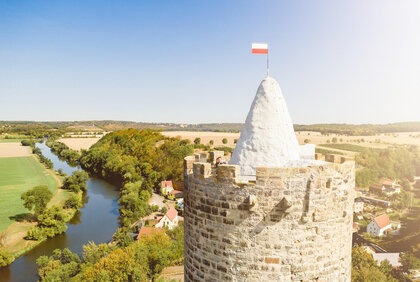 Turm der Schönburg mit Saaleblick