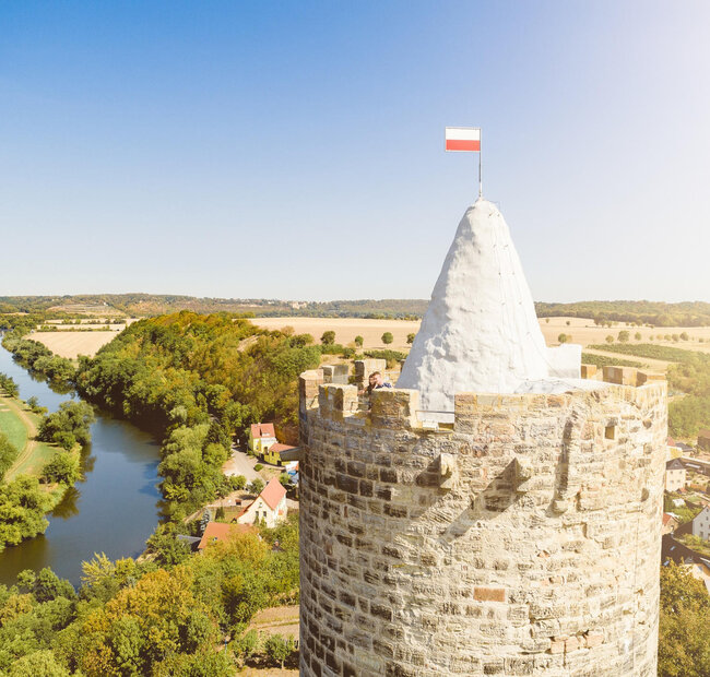 Turm der Schönburg mit Saaleblick