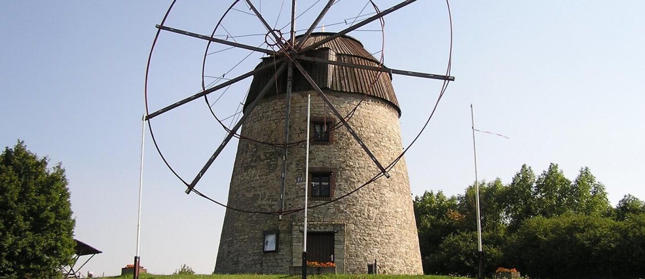 Frontansicht der Windmühle
