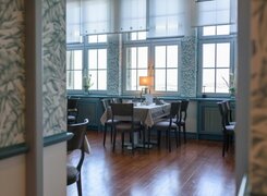Freyburg-weinberghotel-edelacker-fruehstücksraum