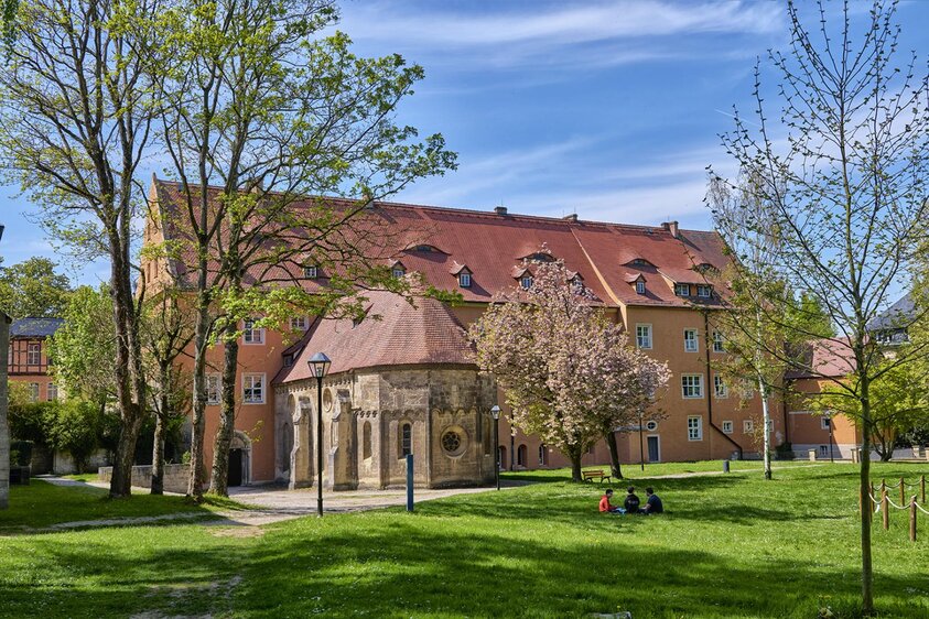 Curriculum der Stille - Pforte am Abend