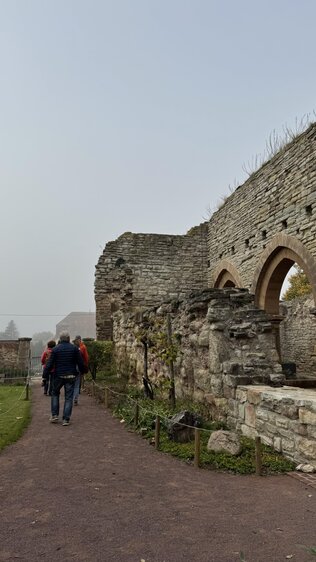 Gemeinsames Klostermahl nach benediktinischem Vorbild