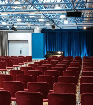 Jena-StadtteilzentrumLISA-Saal-JenaKultur-ChristophWorsch