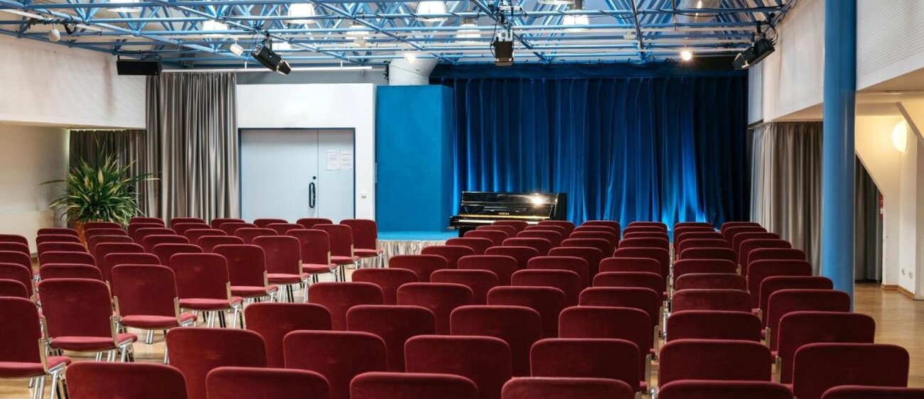 Jena-StadtteilzentrumLISA-Saal-JenaKultur-ChristophWorsch