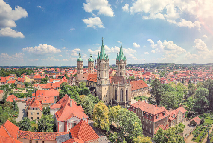 Panoramaansicht des Naumburger Doms und der Stadt Naumburg