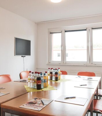 Tagungsraum mit Blocktafel Bestuhlung