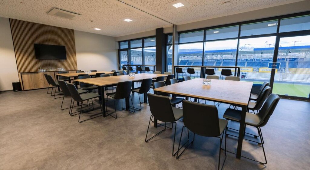 Jena-Location-ad-hoc-arena-im-Ernst-Abbe-Sportfeld-Doppelloge