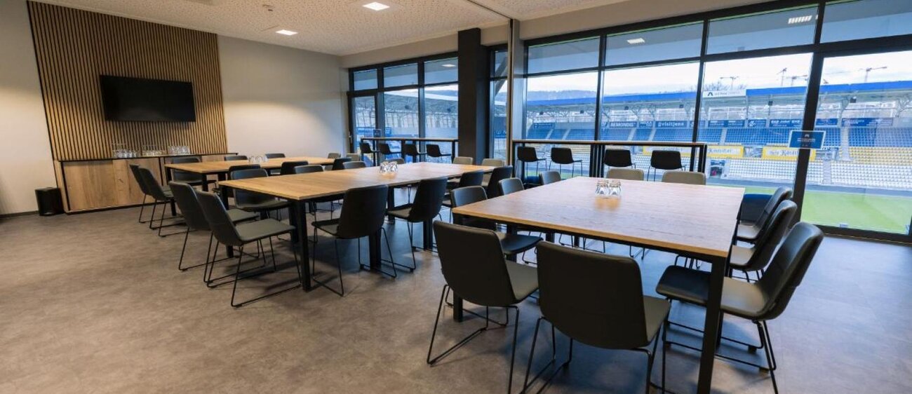 Jena-Location-ad-hoc-arena-im-Ernst-Abbe-Sportfeld-Doppelloge