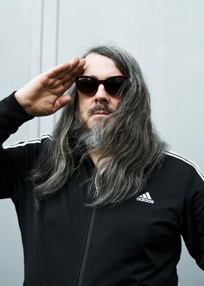 JONATHAN MEESE: MEIN/DEIN „„K.U.N.S.T.K.O.R.P.S.“-RICHARD WAGNERZ“! (ERZVERBINDUNGEN DER TOTALSTLIEBE!!!!!!!!) TROMMELNDES GESAMTKUNSTWERK DE LARGE!