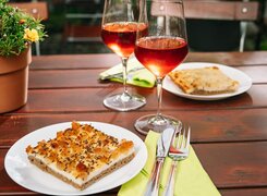 Kriechau-Weingut-Gaudig-Speckkuchen