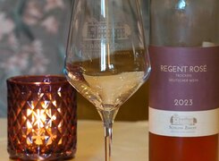 Zingst-Schloss-Zingst-Wein