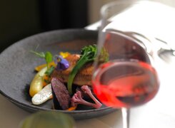 Naumburg-Gasthof-Zufriedenheit-Dessert-Hauptgang