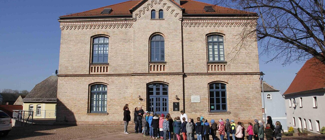 Besuch einer Kindergartengruppe im neuen Carl-Loewe-Museum