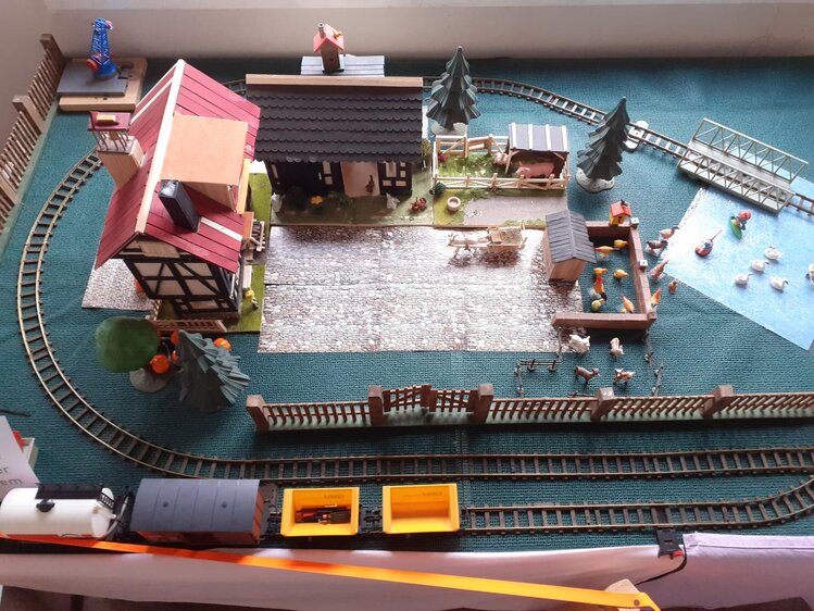 Treffpunkt Eisenbahn Basteln mit Kindern Modellbahnanlage