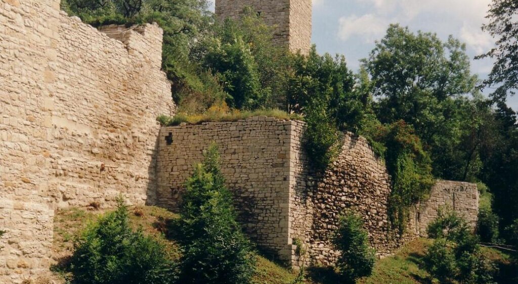 Burgmauer der Eckartsburg