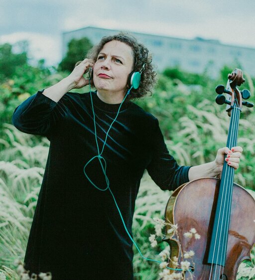 Schuppenkonzert: Cello-Liedermacherin Claudia Herold