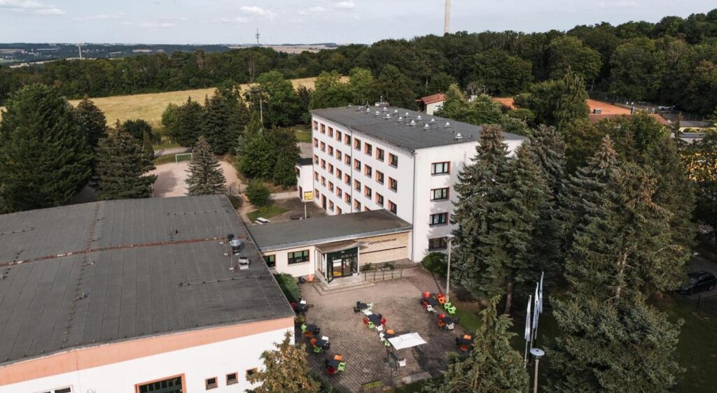 Außenansicht der Jugendherberge Naumburg