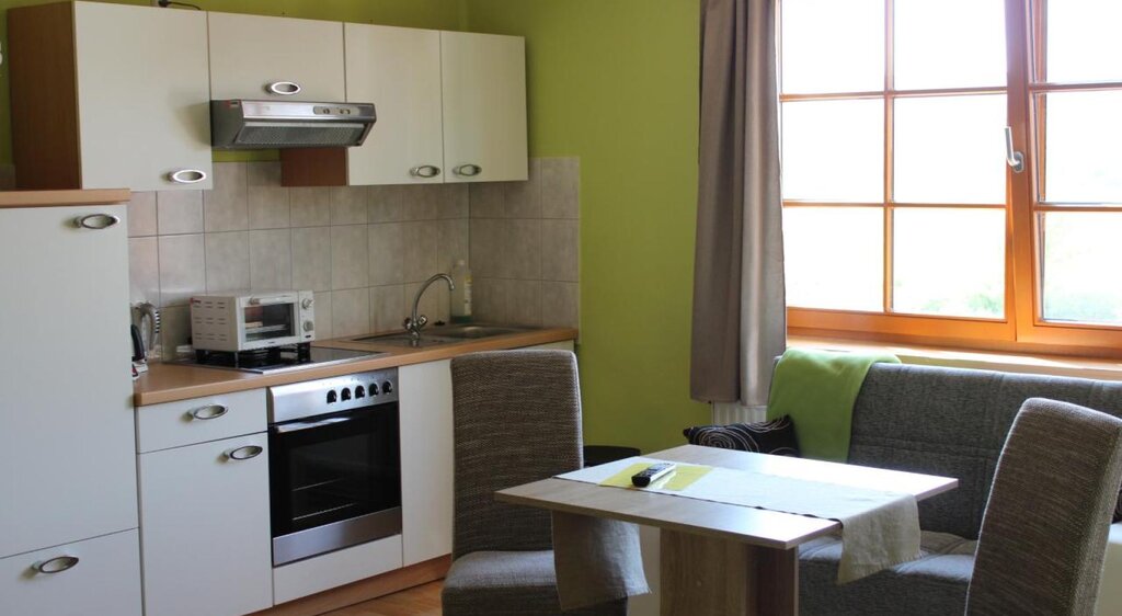 Küche der Ferienwohnung Dionysius im Landesweingut Kloster Pforta