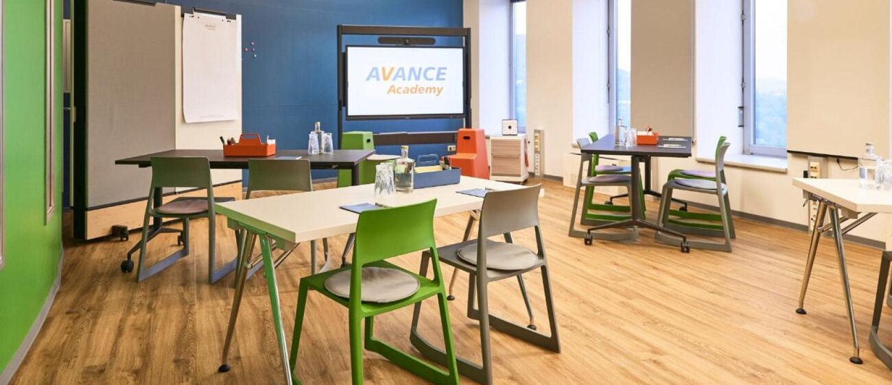Die Triton Werkstatt der Avance Academy in Jena ist modern und farbenfroh eingerichtet