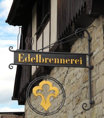 Edelbrennerei Schloss Neuenburg 